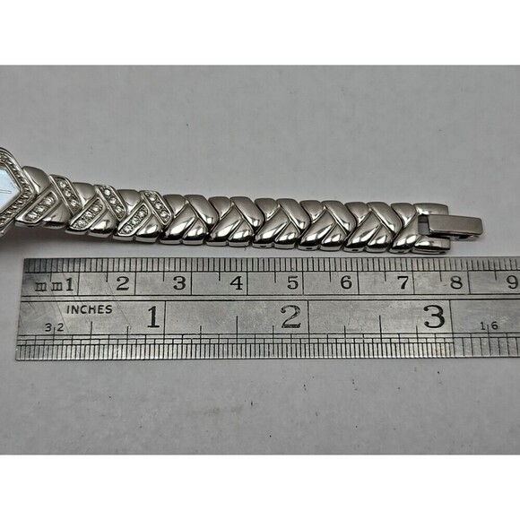 Pulsar 1N00 X204 Ladies Hexagon Crystal Accent MOP Dial Quartz Watch New Battery - Picture 7 of 11